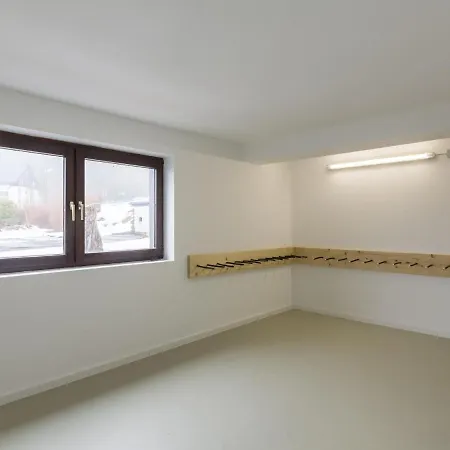 Cosy In Near Bobsleigh Track דירה